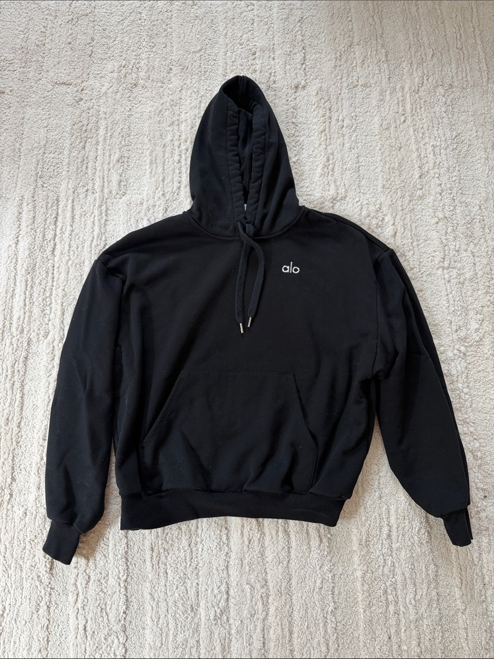 ALO Yoga Black Pullover Hoodie with Small Logo